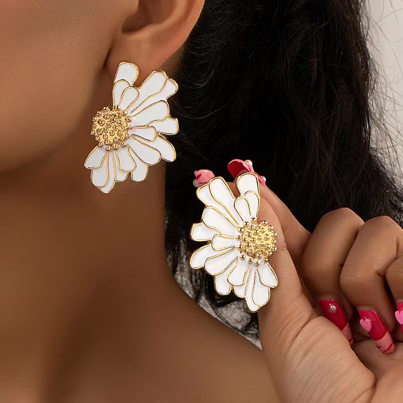 Vintage Fashion Theme - Vintage Colorful Big Flower Petal Irregular
