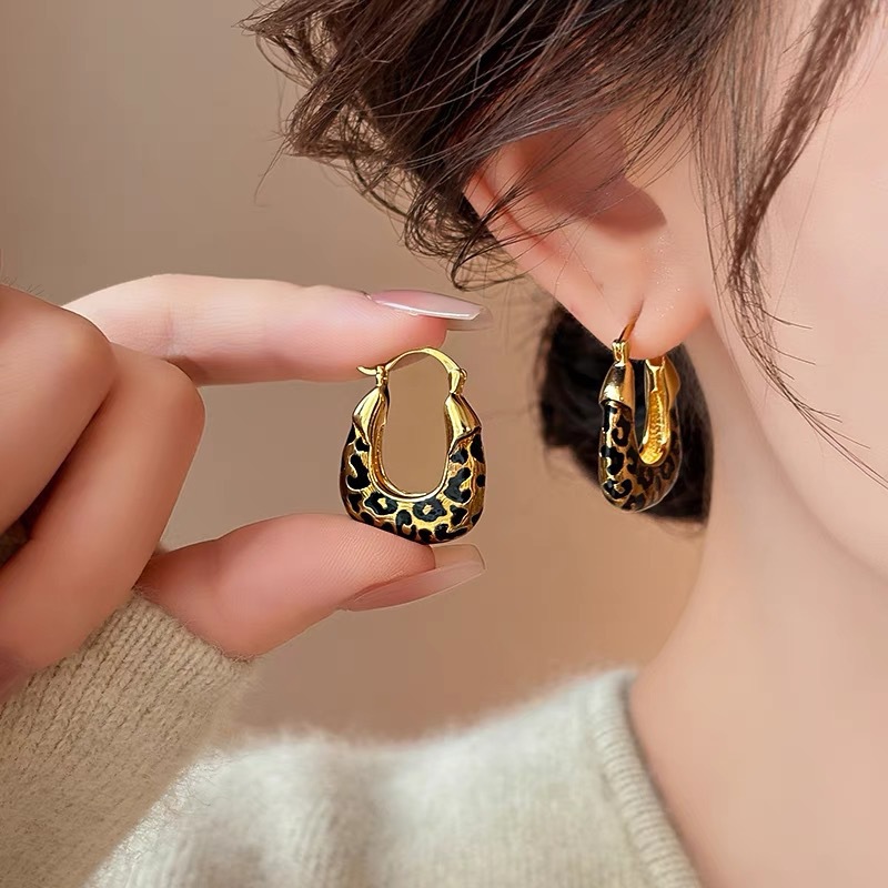 Vintage Fashion Illustrations - FTCY Vintage Leopard Print U-Shaped Hoop