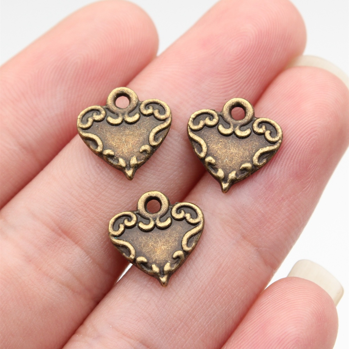 Grid Heart Couple Wedding Char - Vintage Fashion Theme review and price